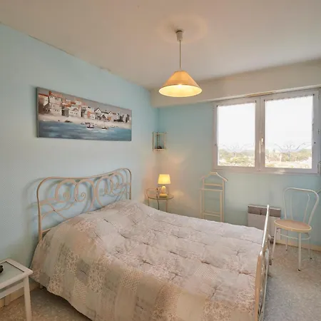 4 Pers Avec Balcon Et Parking Proche A Jean De Monts - Fr-1-323-488 Apartment Saint-Jean-de-Monts